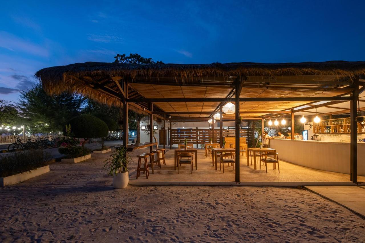 Gili Teak Beach Front Resort Gili Trawangan Exterior foto