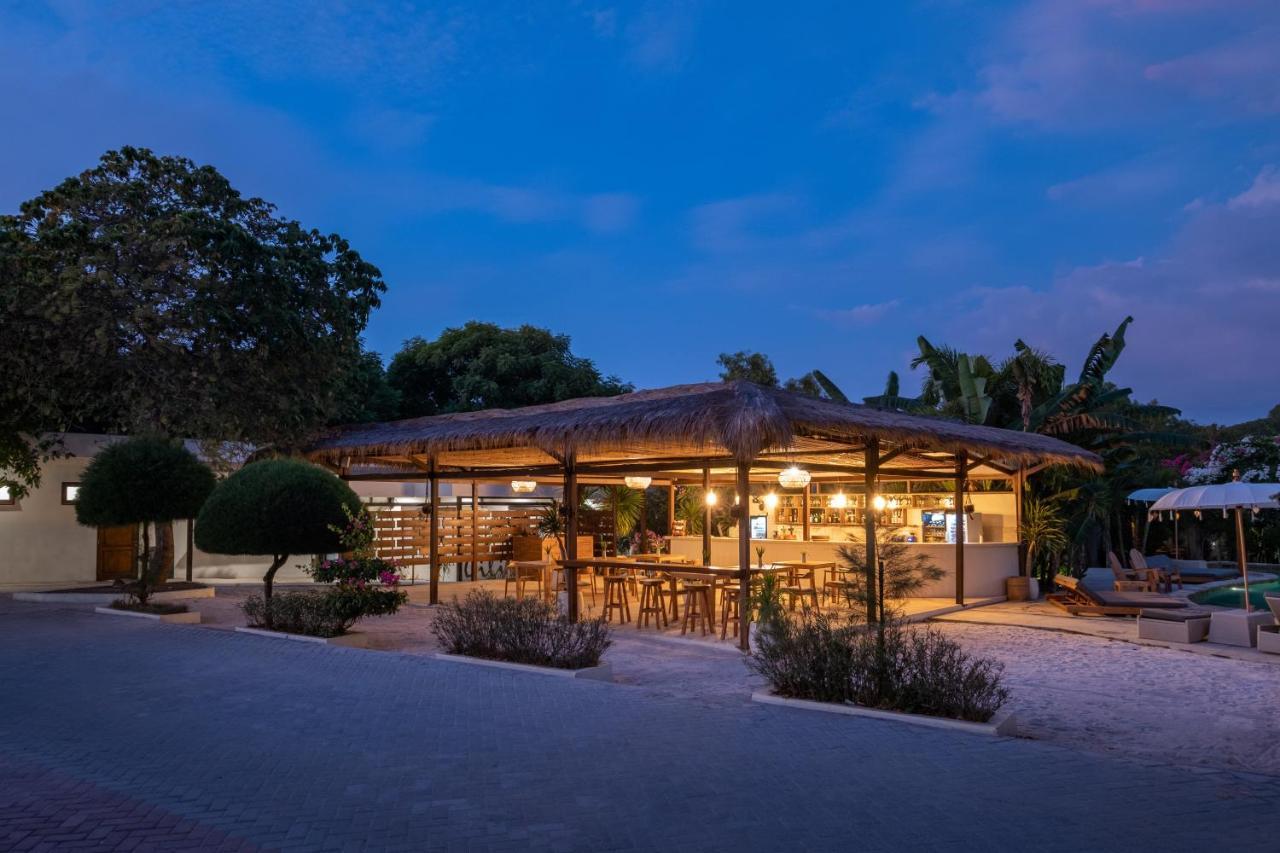 Gili Teak Beach Front Resort Gili Trawangan Exterior foto