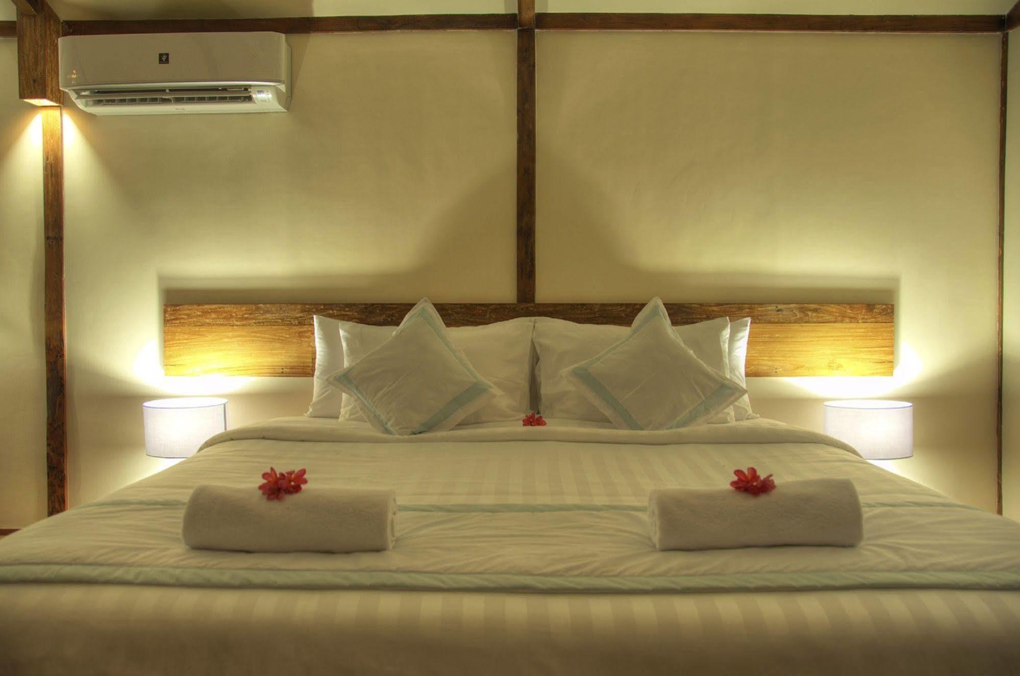 Gili Teak Beach Front Resort Gili Trawangan Exterior foto